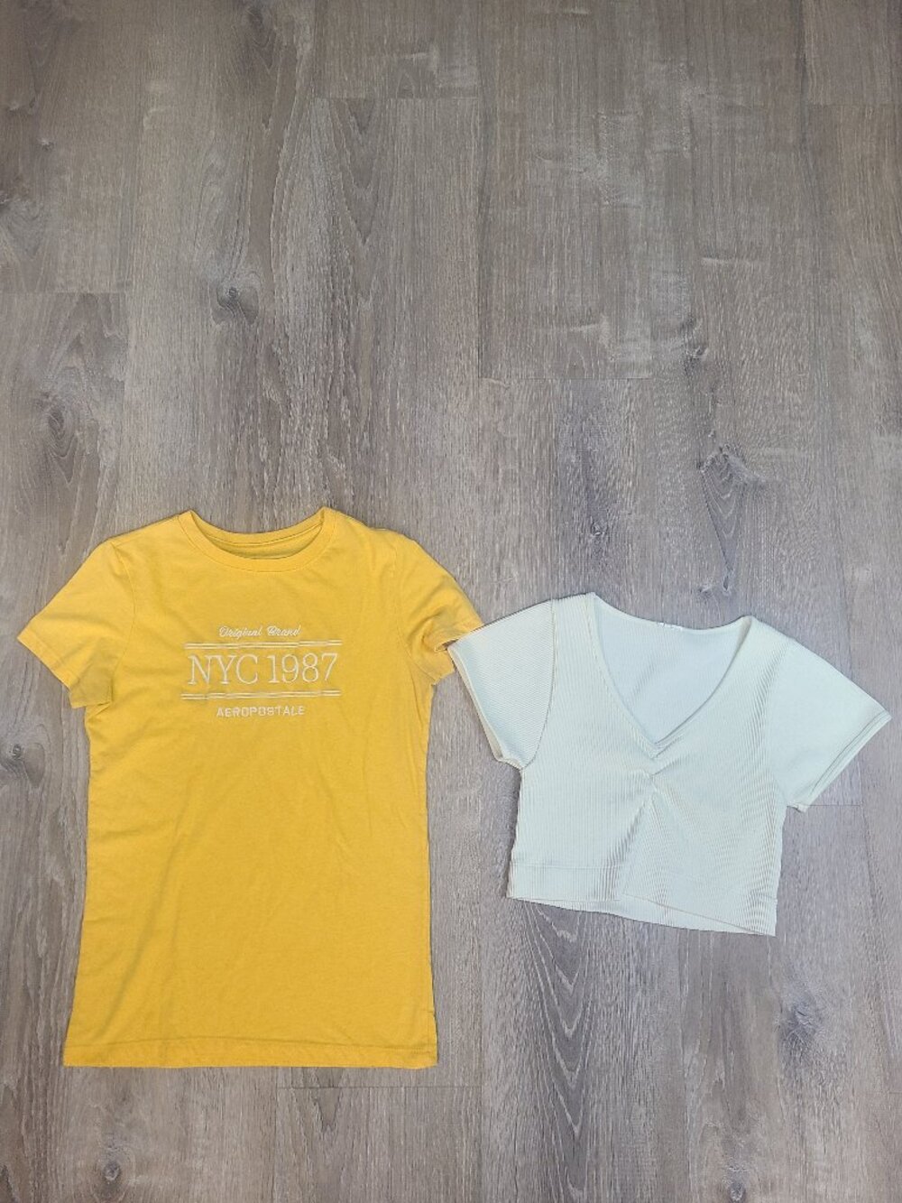 Aeropostale Yellow NYC 1987 Tee & Gilly Hicks Ribbed Scrunch Crop Top- Sz M / S